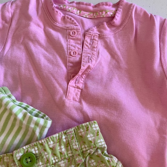 💕💚💕An adorable set of matching shorts and shirt. GAP 18-24M - Picture 5 of 17